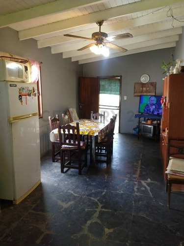 Imagen 9 de 19 de 7 Bis Entre 471 Y 472 - Lote Con Casa A Reciclar En Venta - Savoia, City Bell