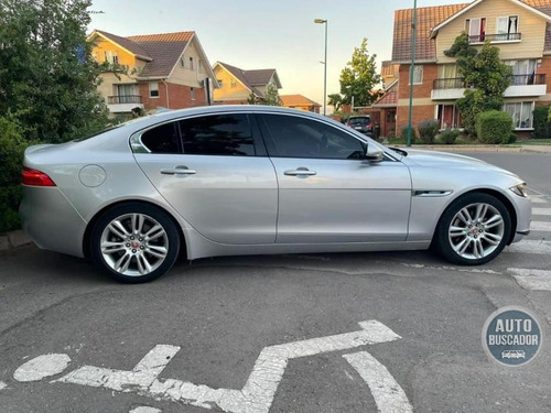 Imagen 4 de 7 de Jaguar Xe 2017