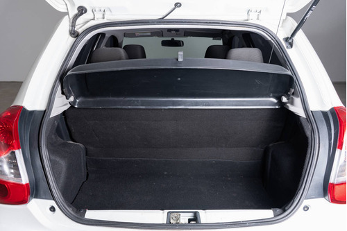 Imagen 18 de 18 de Toyota 2015 Etios 1.5 5 Ptas Xs