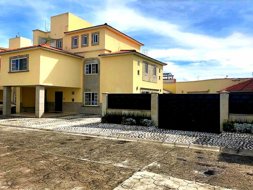 Casa En Venta En Metepec 