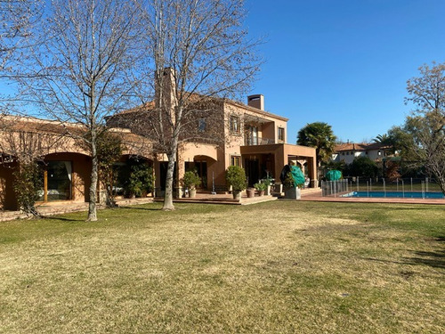Excelente Casa En El Club Golf Los Lirios,