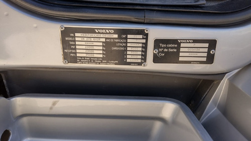Imagem 7 de 13 de Volvo Vm 270 6x2