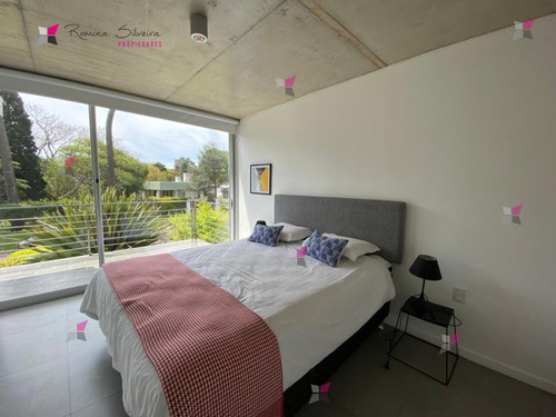 Apartamento En Alquiler - Punta Del Este- Ref: 9806