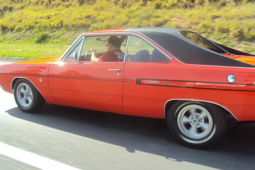 Dodge Charger R/t V8 Carangas Garage