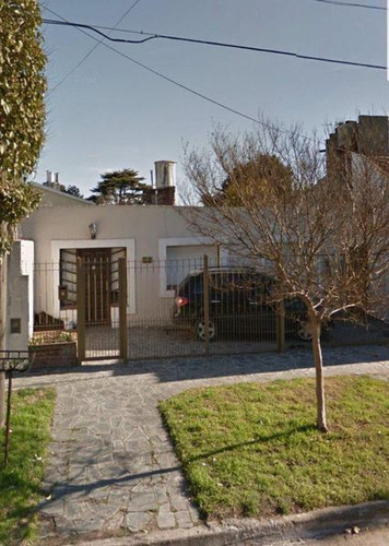 Vendo Casa 4 Ambientes En Barrio San Cayetano Con Patio Y Trotadora Para Auto - Apto Credito