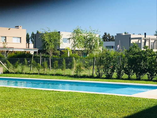Imagen 29 de 30 de Casa En Venta En Barrio San Gabriel 4 Dorms Y Piscina