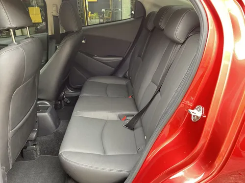 Mazda 2 1.5 Touring At 4x2 2025