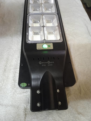 Imagen 4 de 9 de Alumbrado Público Solar 200w Led Con Panal Integrado Nano