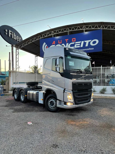 Imagem 1 de 6 de Volvo Fh540