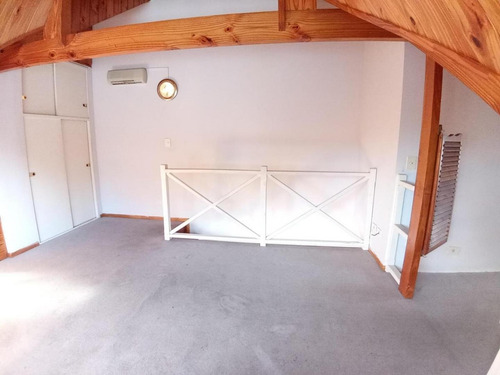 Imagen 11 de 12 de Departamento Por Escalera En Duplex