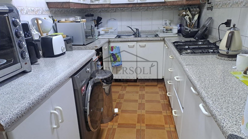 Casa En Venta De 4 Dorm. En Ñuñoa