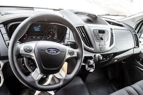 Imagen 9 de 22 de Ford Transit 2.2 Furgon Mediano 350m