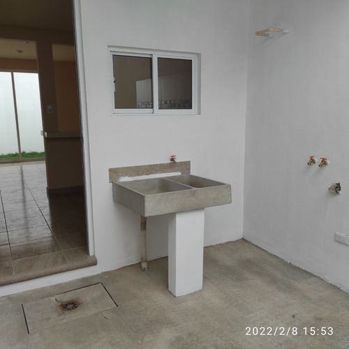 Imagen 7 de 18 de Casa Nueva De Miraflores Ocotlan Tlaxcala Cuatro Recamaras Y Roff Garden Est. 4 Coches Una Recamara Master En Planta Baja Y Tres En Planta Alta La Recamara Principal Con Baño Y Terraza