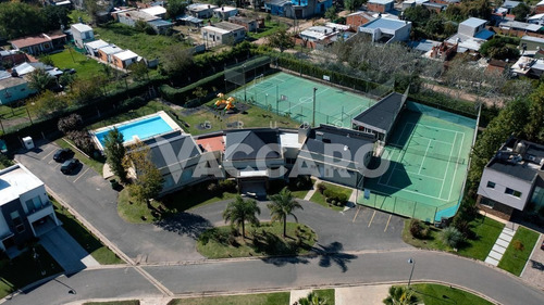 Imagen 12 de 30 de Casa En Venta En Barrio Cerrado Moreno