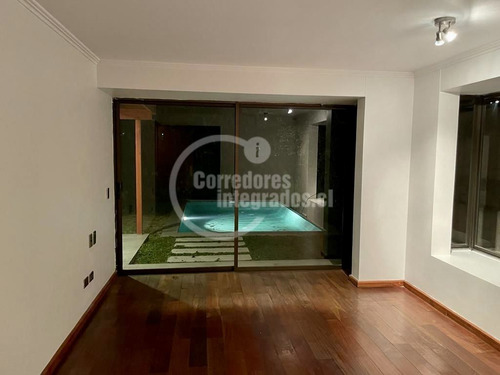 Casa En Venta De 5 Dorm. En Lo Barnechea