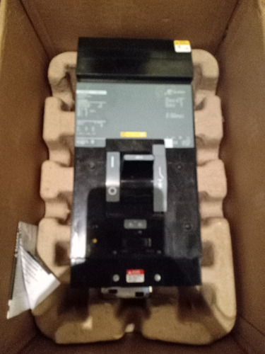 La36400 3 Polos 400 Amp I-line Squared