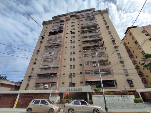 Apartamento Piso Medio De 128m2, Urbanización El Centro. Ljsa 24-287