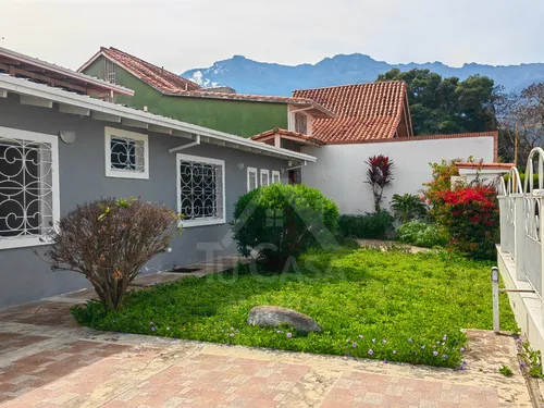 Hermosa Casa Urb Belensate