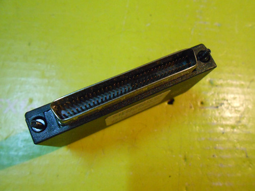 Terminador Ibm Scsi 68 Pines Macho (Usado)