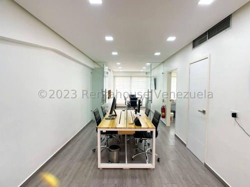 Oficina Remodelada En Venta En El Recreo