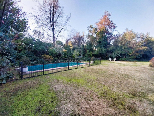 Casa 6 Dormitorios, Con Gran Terreno Y Buena Conectividad
