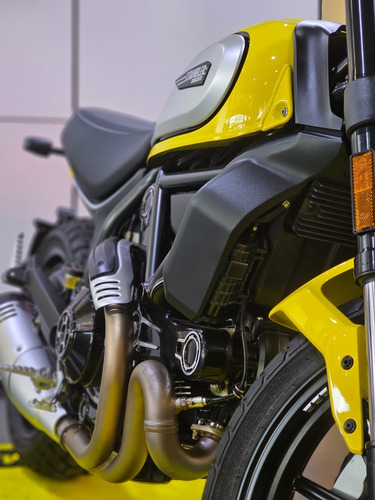 Imagen 9 de 25 de Ducati Scrambler Icon 800 0km No Triumph Street Twin