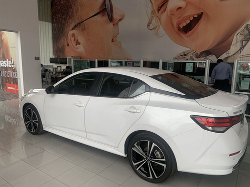Imagen 5 de 15 de Nissan Sentra 2020 2.0 Sr Mt