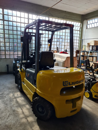Autoelevador Liugong 2500kg 2014