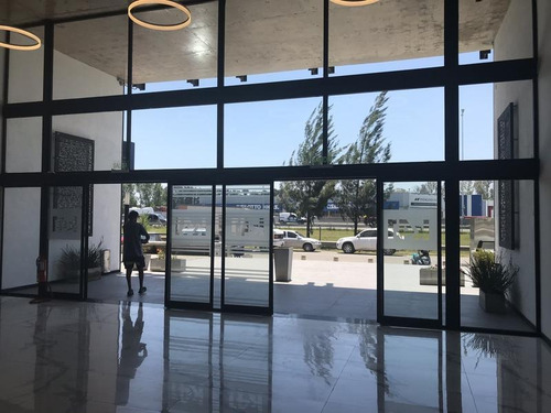 Oficina En Alquiler/ Venta 52 M2 En Complejo K41. Varias Opciones. Excelente Categoria.