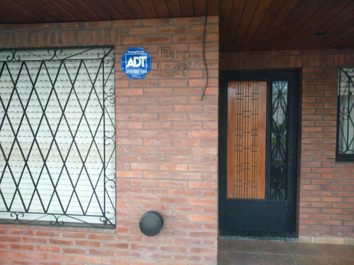 Imagen 2 de 12 de Ph Frente , Tres Dormitorios, Galeria Y Fondo Libre.-