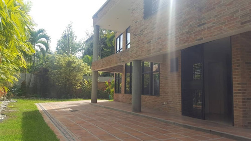 Imagen 2 de 26 de Hermosa Quinta Totalmente Remodelada