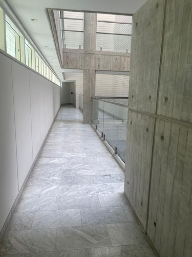 Espectacular Apartamento En Venta - Campo Alegre. (mg)