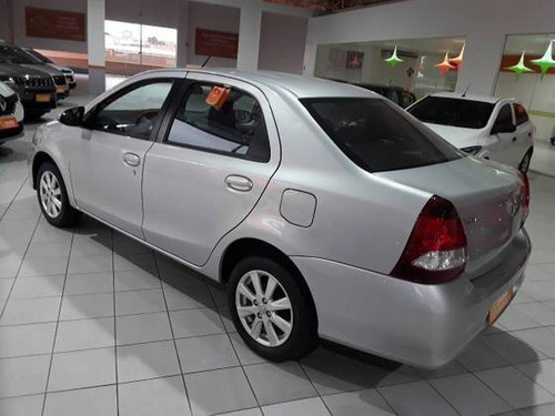 Toyota Etios 1.5 X Plus Sedan 16v Flex 4p Automático