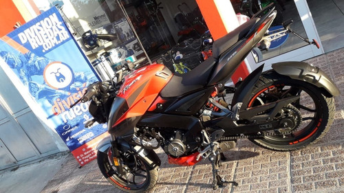 Imagen 6 de 18 de Bajaj Rouser Ns 200 División Ruedas