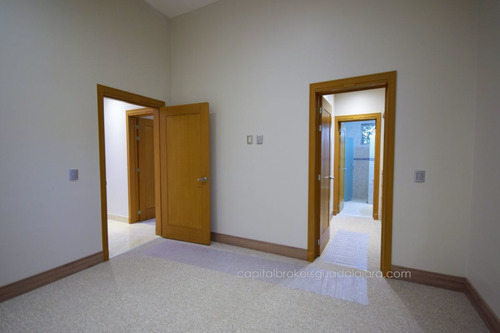 Casa De Lujo En Venta En Puerta De Hierro