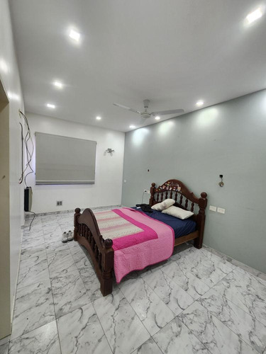 Casa En Venta - 3 Dormitorios 4 Baños - 280mts2 - Villa Lugano