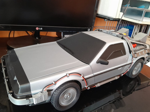 Delorean Impresion 3d 1/10 Ruedas Rebatibles + Base