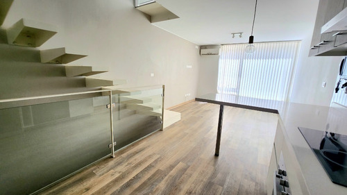 Vende Triplex En Providencia, Excelente Inversión