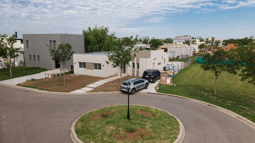 Venta Casa Pilar Del Este - San Ramon A Estrenar Con Pileta Y Jacuzzi