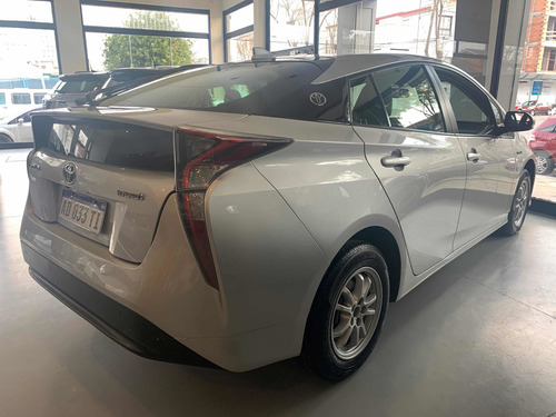 Imagen 2 de 4 de Toyota Prius Hybrid