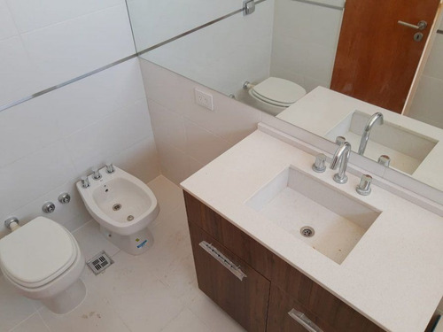 Imagen 18 de 27 de Departamento En Venta De 3 Ambientes Con Cochera En Lomas De Zamora