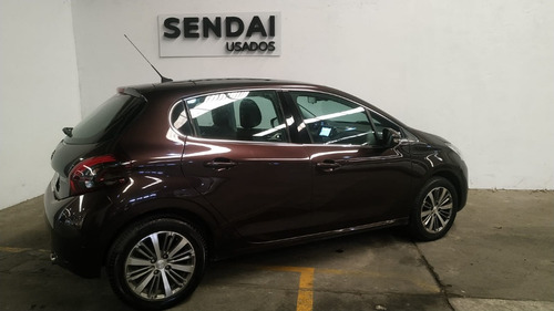 Imagen 19 de 25 de Peugeot 208 Feline