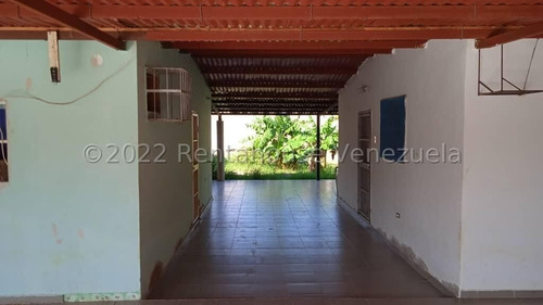 Imagen 3 de 22 de Excelente Centro Familiar Con Amplias Instalaciones. 04165613046 Cod Mls 23-8267
