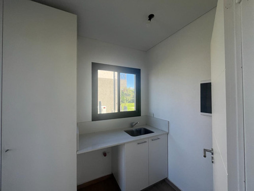 Casa En Barrio Ceibos Puertos Del Lago Lote Interno Escobar 3 Dormitorios Y Escritorio