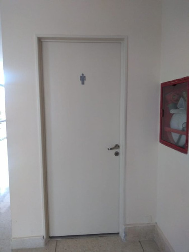 Imagen 28 de 30 de Local Comercial Alquiler Ubicado En Galería Del Edificio Cabo Corrientes