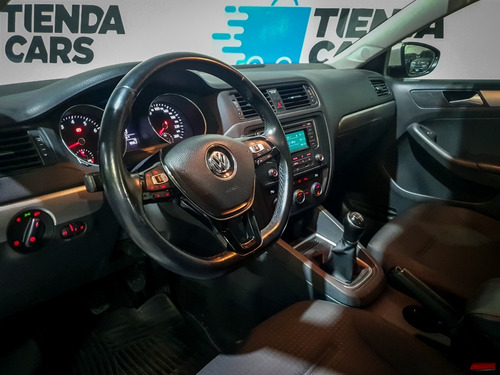 Imagen 5 de 8 de Volkswagen Vento 2.0 Advance 115cv Summer Package