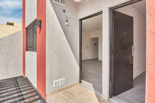 Ph A Estrenar En Venta Listo Para Escriturar!! En Remedios De Escalada, Lanús