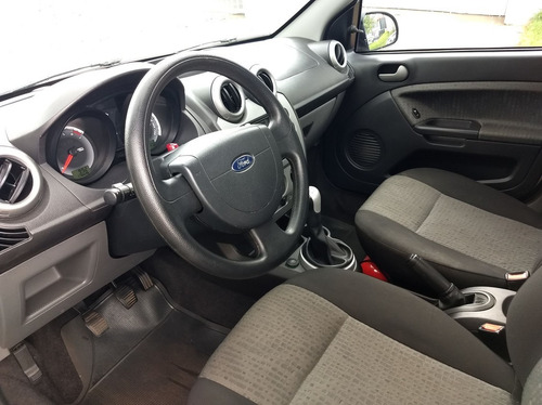 Imagem 5 de 9 de Ford Fiesta 1.6 Mpi Class Sedan 8v