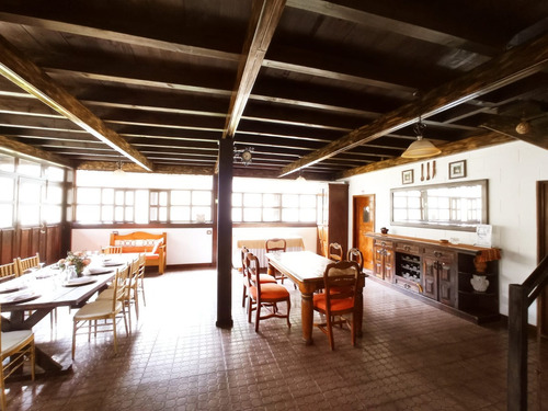 Imagen 23 de 30 de Vendo Hermosa Propiedad, Ubicada En Uno De Los Sectores Mas Selectos De San Lucas Sacatepequez, Incluye Dos Casas Con Amplio Jardin Ideal Para Casa De Campo O Todo Tipo De Negocio