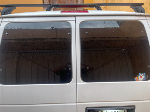 Ford Econoline E-150 4.6l V8 12 Pasajeros